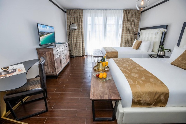 Hotel Croydon image 4