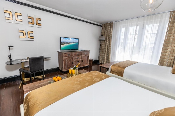 Hotel Croydon image 7